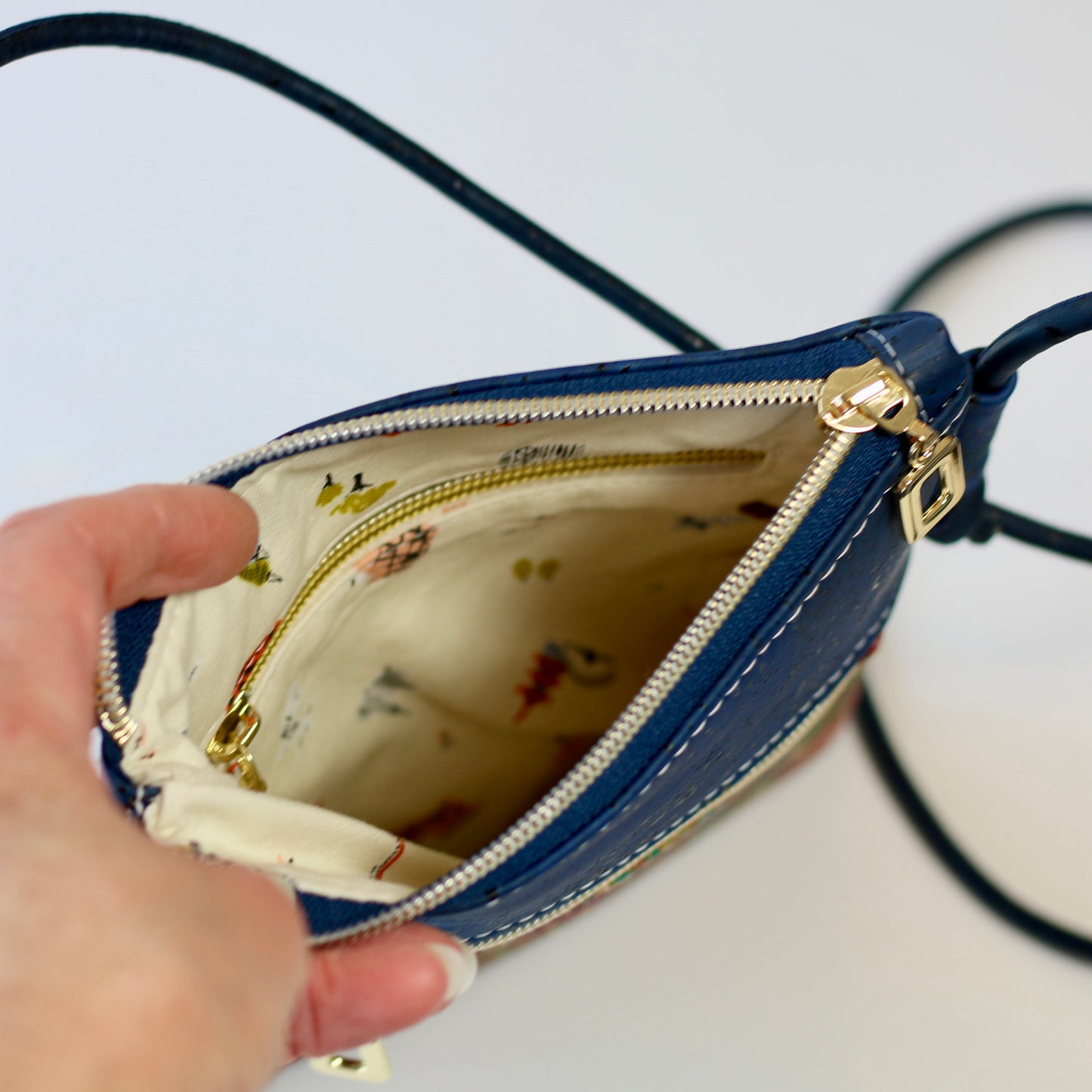 Mosaic in blue - Nomad Phone Bag