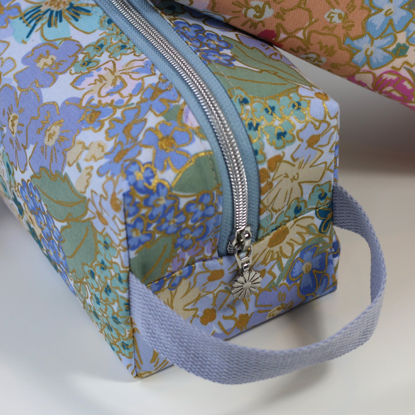 English Rose - Canvas Aven Pouch