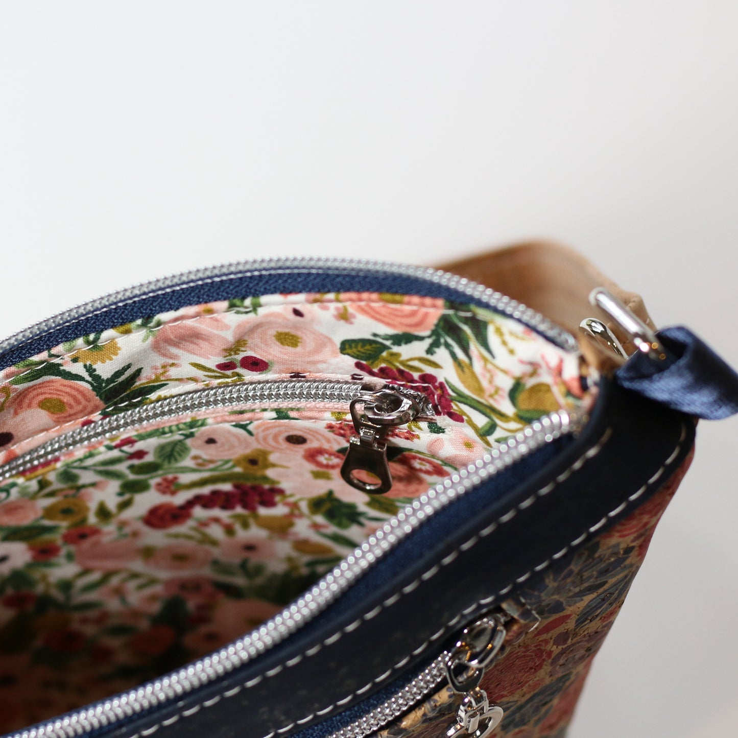 Chrysanthemums - Traveller Belt Bag